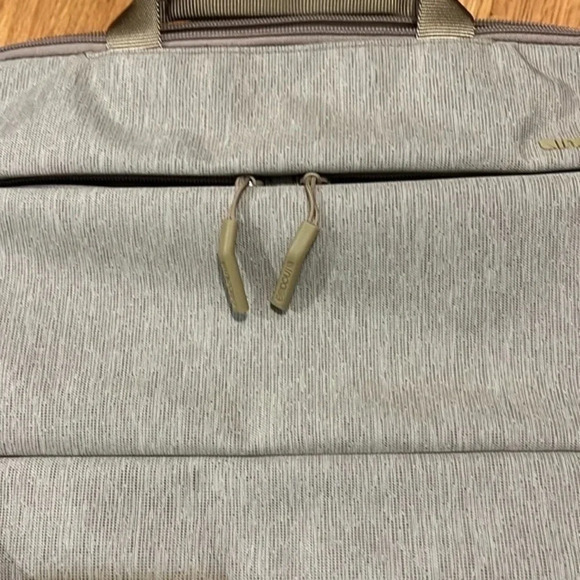 Incase | NEW Incipio City Brief 13” notebook carrier 360 protection shoulder bag - Picture 8 of 8